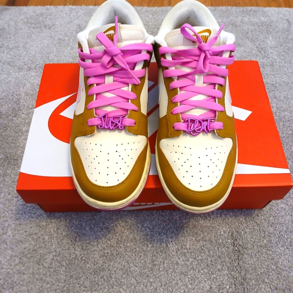 Womens NIKE DUNK LOW